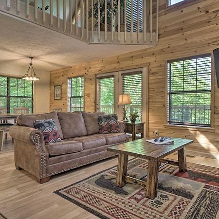 Rustic Pigeon Forge Home With Private Hot Tub! Exterior photo