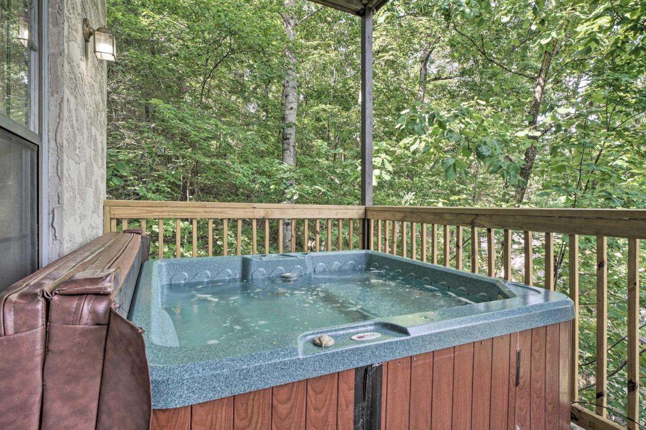 Rustic Pigeon Forge Home With Private Hot Tub! Exterior photo