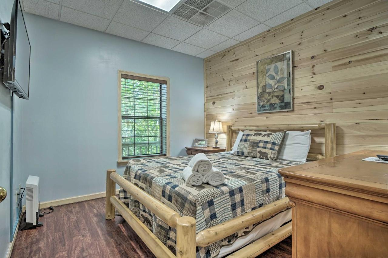 Rustic Pigeon Forge Home With Private Hot Tub! Exterior photo