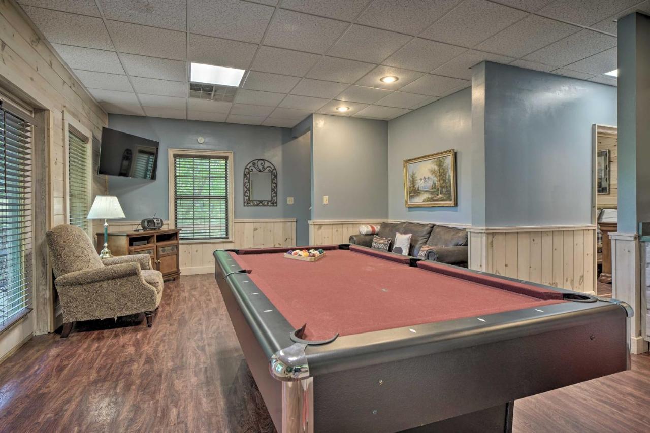 Rustic Pigeon Forge Home With Private Hot Tub! Exterior photo